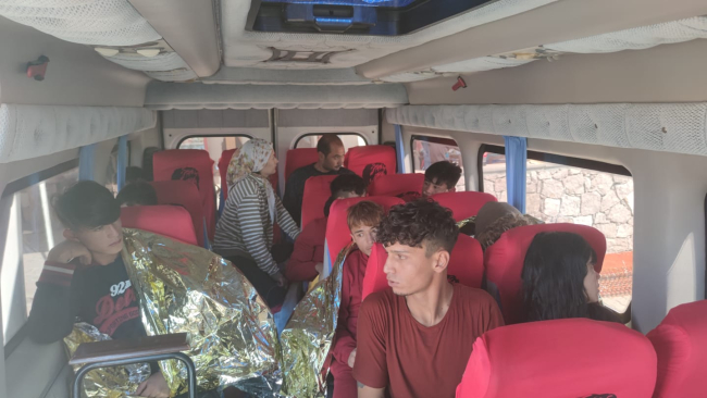 Çanakkale açıklarında düzensiz göçmenlerin bulunduğu bot battı