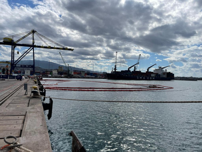 İskenderun Limanı'nda batan gemideki 63 ton yakıt boşaltıldı