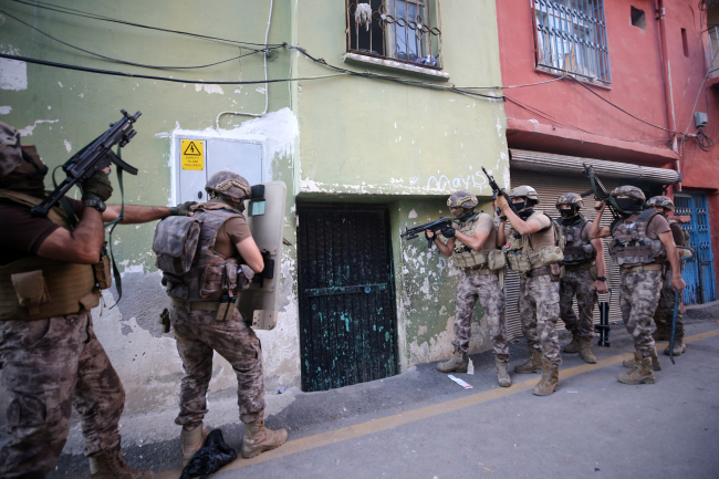 Mersin'de DEAŞ operasyonu: 10 gözaltı kararı