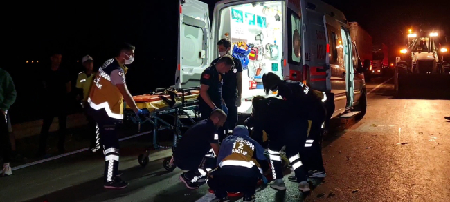 Bursa'da kamyonla kamyonet çarpıştı: 1 kişi yaşamını yitirdi, 5 kişi yaralandı