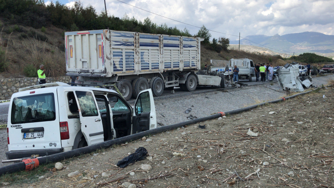 Adana'da feci kaza: 3 ölü