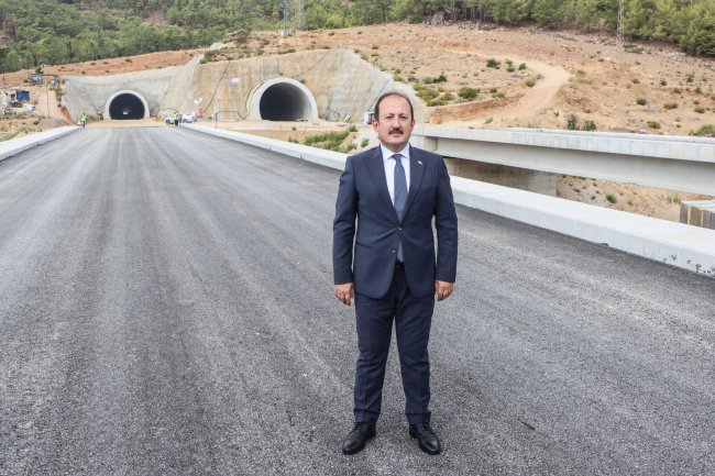 Akdeniz Sahil Yolu'nda bu yıl 3 tünel ve 1 viyadük açılacak