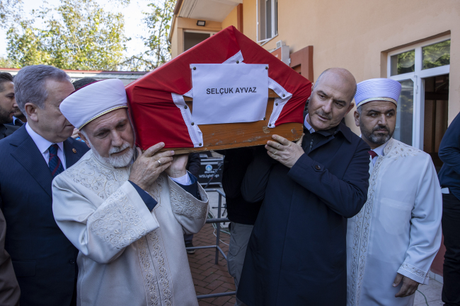 Maden kazasında hayatını kaybeden Selçuk Ayvaz son yolculuğuna uğurlandı