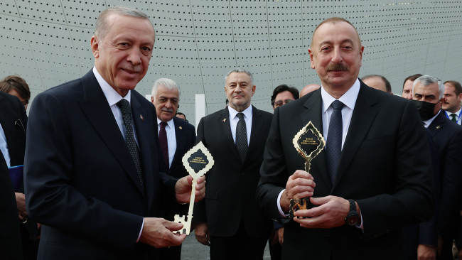 افتتح الرئيس أردوغان وعلييف مطار زنجيلان