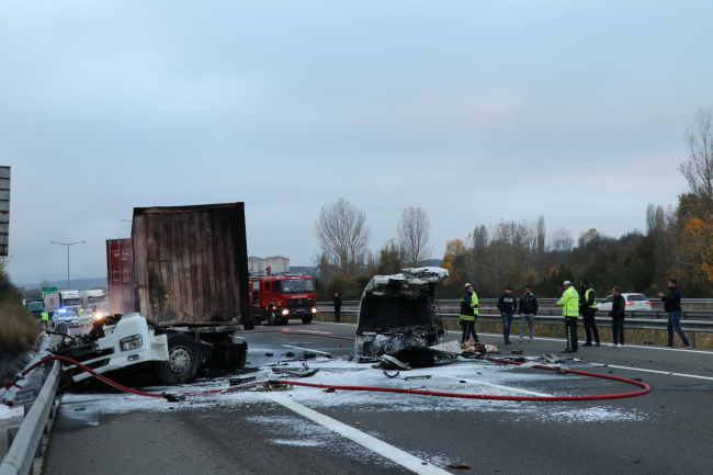 Anadolu Otoyolu'nda kaza: Ankara istikametinde ulaşım tek şeride düştü
