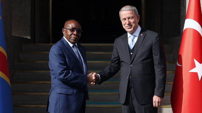 Bakan Akar, Kongo Demokratik Cumhuriyeti Savunma Bakanı ile görüştü