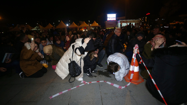 Türkiye geneli ve KKTC'de 'Deprem Anı Ülke Tatbikatı' yapıldı