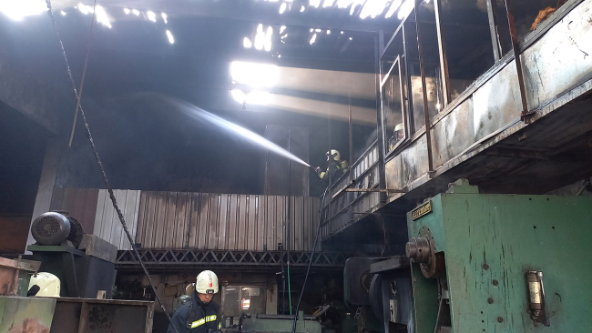 Manisa'da sanayi sitesinde yangın