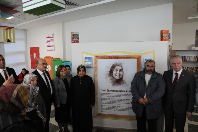 Şehit öğretmen Ayşenur Alkan'ın ismi kütüphanede yaşatılacak