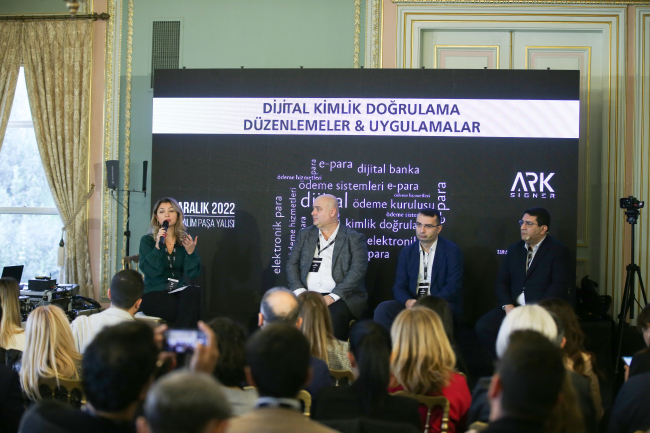 Türkiye dijitalleşmede koşar adımlarla ilerliyor