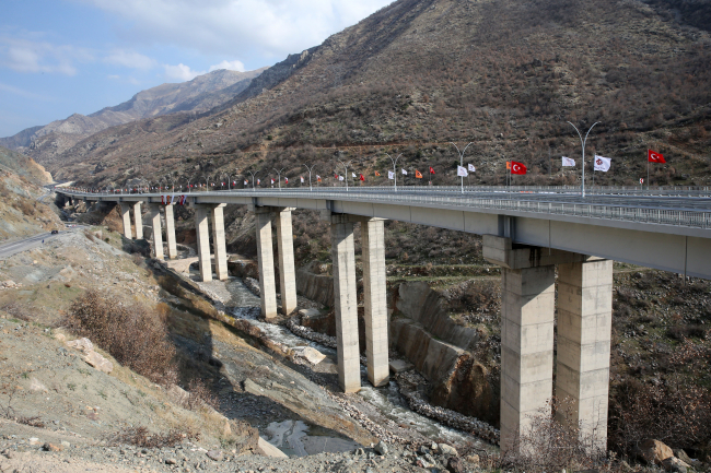 Bitlis Çayı Viyadüğü ve bağlantı yolları ulaşıma açıldı