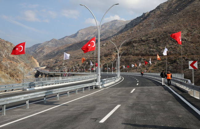 Bitlis Çayı Viyadüğü ve bağlantı yolları ulaşıma açıldı