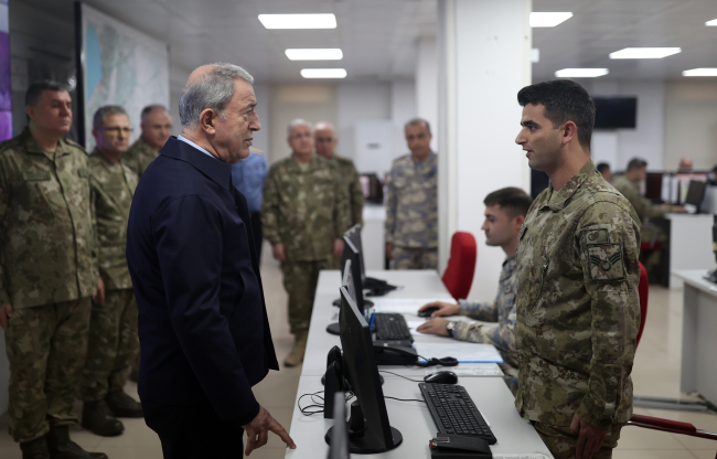 وزير عكار على خط الحدود السورية