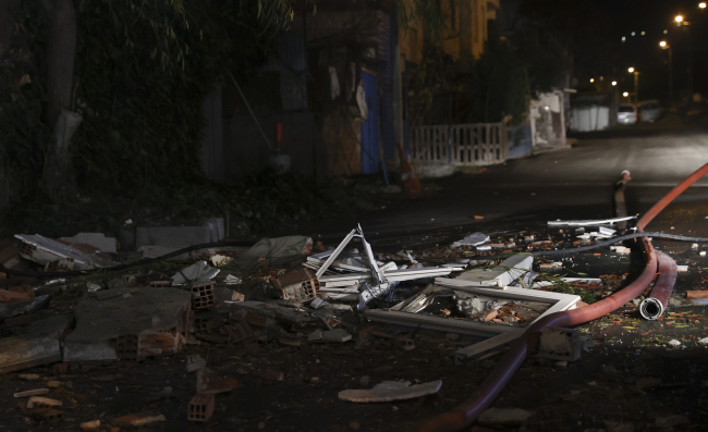 Ev sahibiyle tartışan kiracı boşalttığı evi ateşe verdi