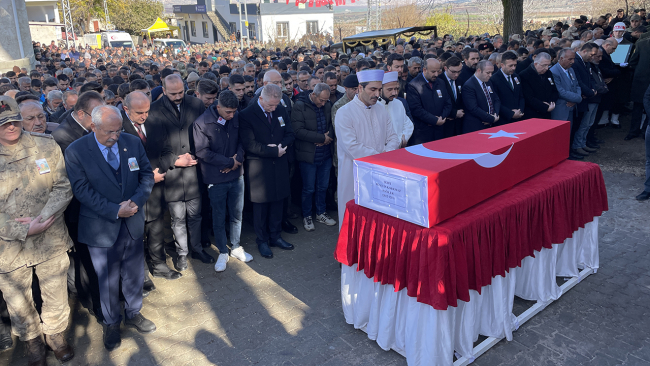 Pençe Kilit şehidi Korkmaz'a son görev