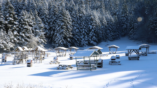 Abant'ta kar kalınlığı 30 santimetreye ulaştı