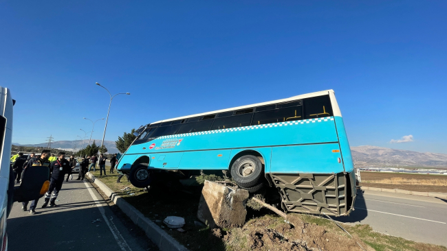 Kahramanmaraş'ta otobüs devrildi: 12 yaralı