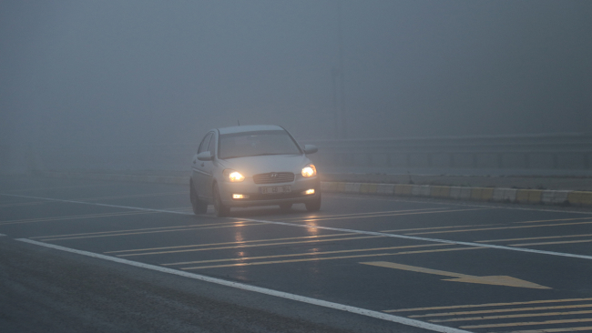 Bolu Dağı'nda sis nedeniyle görüş mesafesi azaldı