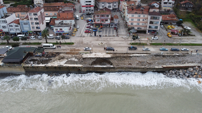 Kastamonu'da 5 metrelik dalgalar hasara neden oldu