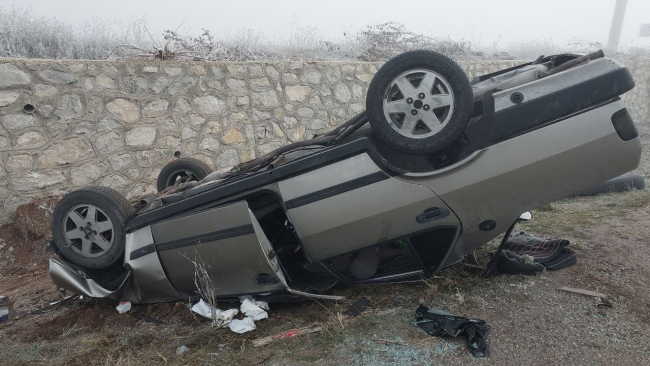 Çorum'da buzlanm ve sis kazalara neden oldu: 16 yaralı