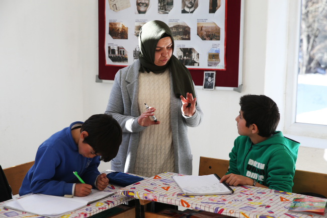 13 yıl atıl kalan okul iki öğrenci için tekrar açıldı