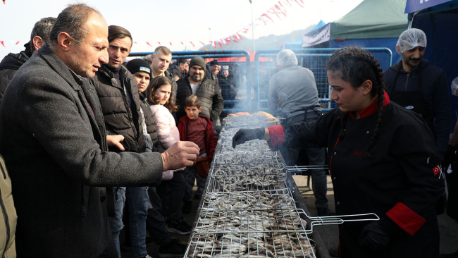 Hamsi festivalinde 2,5 ton hamsi tüketildi