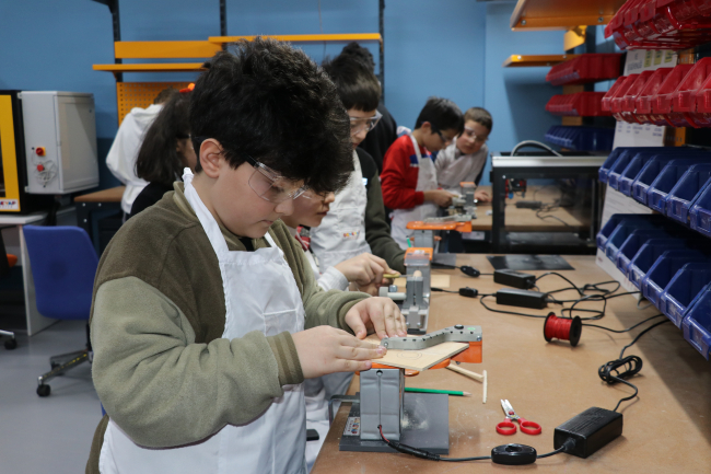 Young people are preparing for the future with DENEYAP Technology Workshops