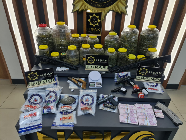 Uşak'ta Kökünü Kurutma Operasyonu: 53 kişi daha tutuklandı