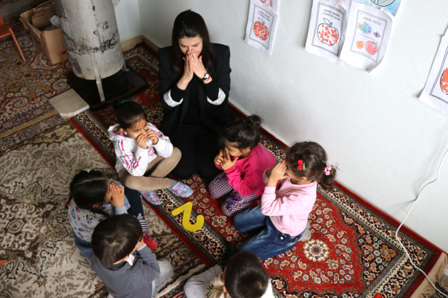 'Gezici öğretmen' uygulaması kırsaldaki öğrencileri okulla buluşturdu