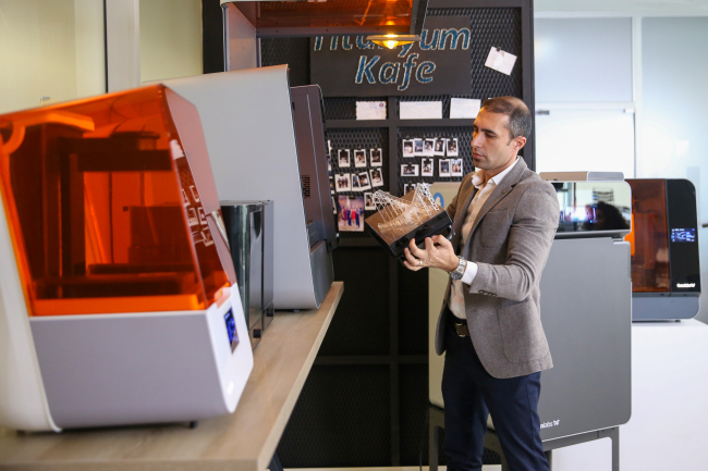 Yazıcıdan çıkan implantlar dünyaya açılıyor