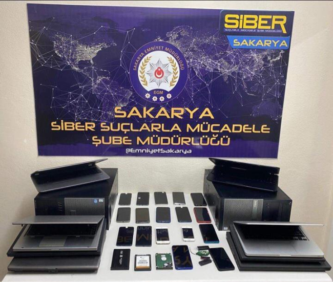 Sakarya merkezli 10 ilde dolandırıcılık operasyonu: 20 gözaltı