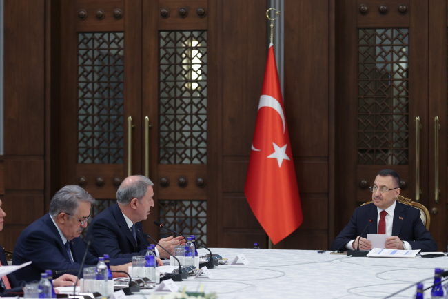 Fuat Oktay MSB'nin düzenleme ihtiyaçlarına yönelik toplantıya başkanlık etti