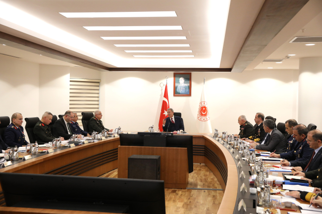 Bakan Akar ve beraberindeki TSK komuta kademesi MSÜ'de