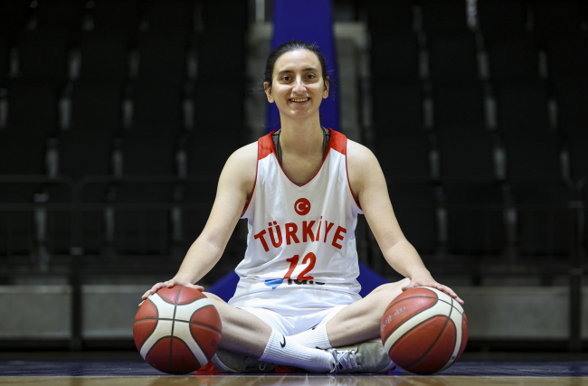 İşitme engelli kadın milli basketbolcular Yunanistan'da "ses" getirmek istiyor