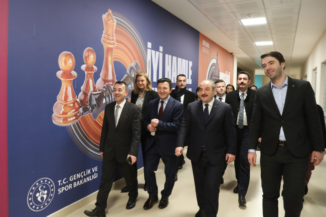 Bakan Varank: İHA ve SİHA'larımızı satın alabilmek için ülkeler sırada