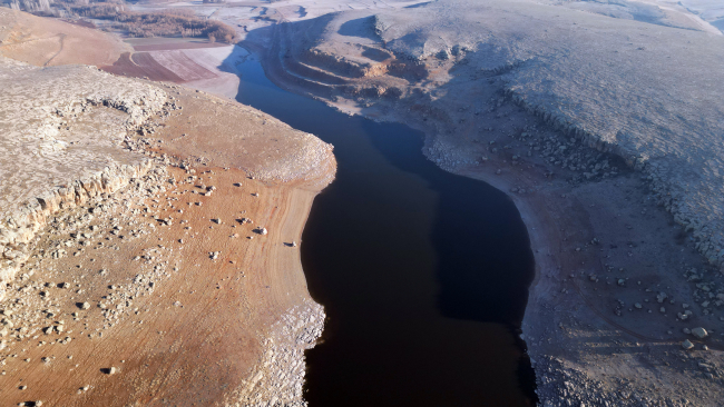 Aksaray'daki Mamasın Barajı'nda doluluk oranı kritik seviyeye yaklaştı