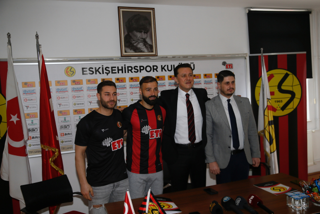 Eskişehirspor iki futbolcuyla sözleşme imzaladı