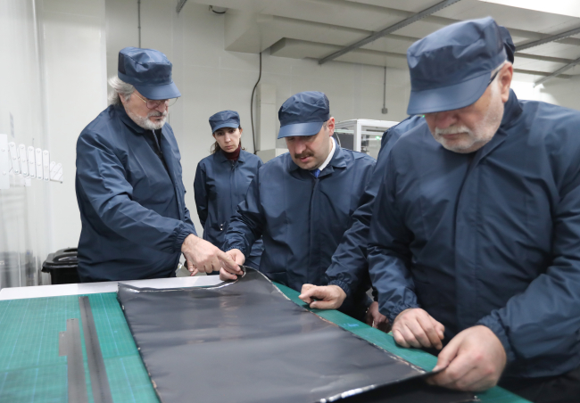 Minister Varank visited the lithium-ion battery production facility