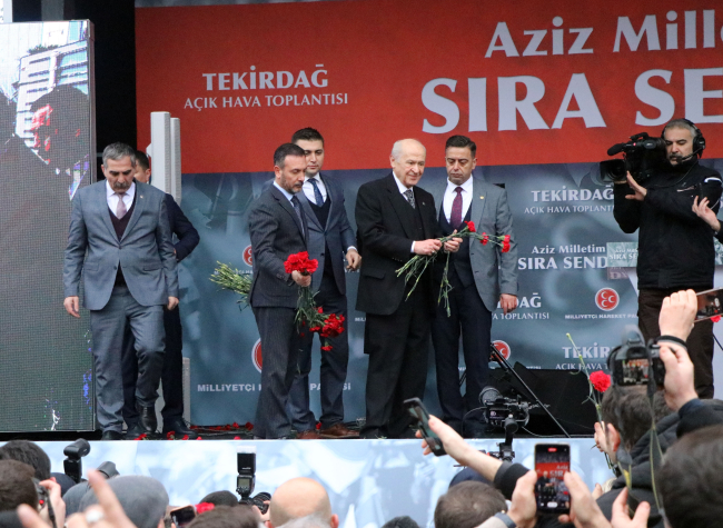 Bahçeli'den konsolosluk kapatan ülkelere tepki: Tek kelimeyle rezalet