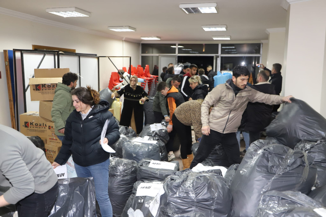 Samsun'dan deprem bölgesine yardım