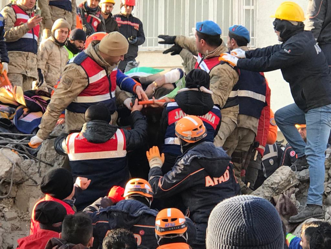 100'üncü saatte mucize kurtuluşlar