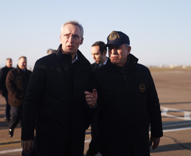 Bakan Akar NATO Genel Sekreteri Stoltenberg ile görüştü