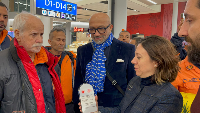 Venezuela arama kurtarma ekibi İstanbul Havalimanı'ndan ülkelerine uğurlandı