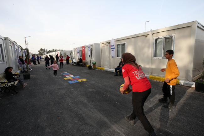Adıyaman'da devlet millet el ele yaraları sarıyor