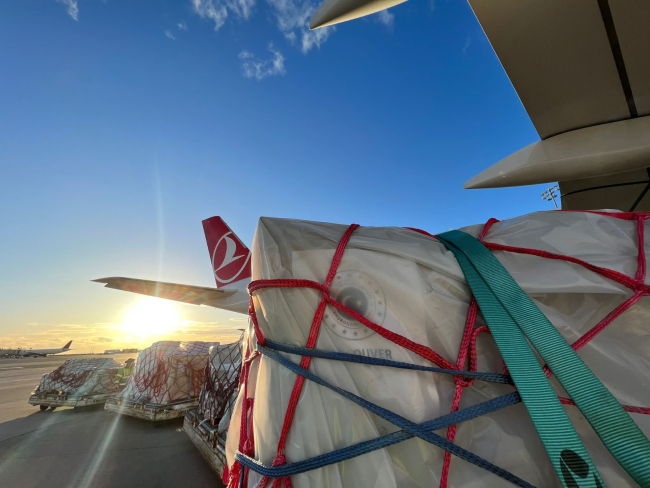 THY'nin 400. uçağı 'Tek Yürek' deprem bölgesine yardım taşıdı