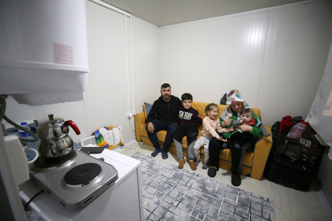 Malatya'da 25 futbol sahası büyüklüğündeki konteyner kentte hayat başladı