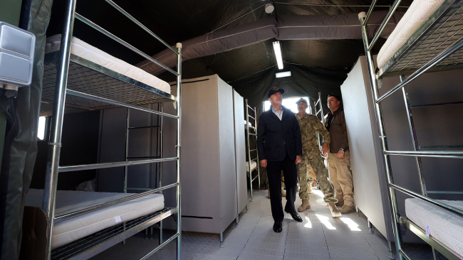 Bakan Akar: NATO 4 bin kişilik çadır daha gönderecek