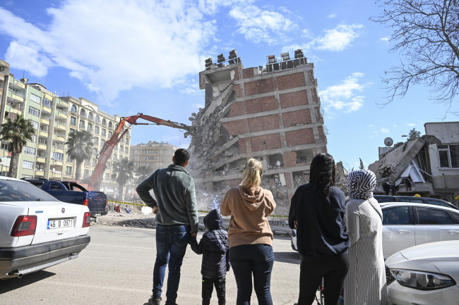 Kahramanmaraş'ta acil yıkım kararı alınan binaların yüzde 27'si yıkıldı