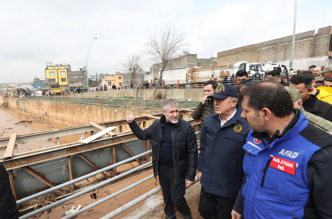 Bakan Akar: Mehmetçik ilk andan itibaren seferber olmuştur