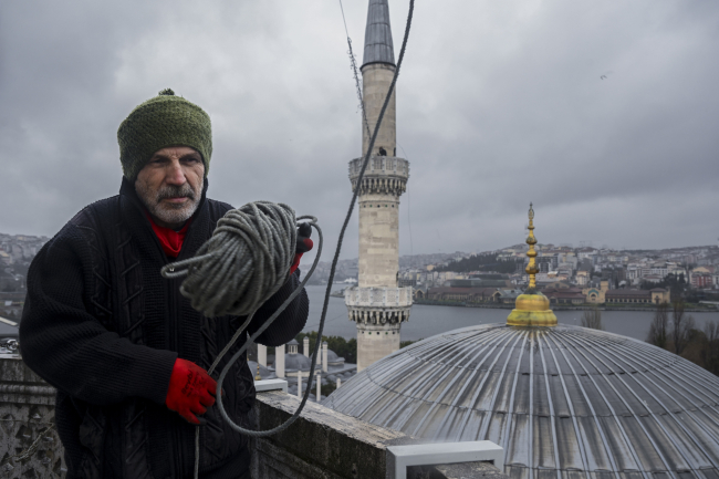 Mahyalar asılmaya başlandı